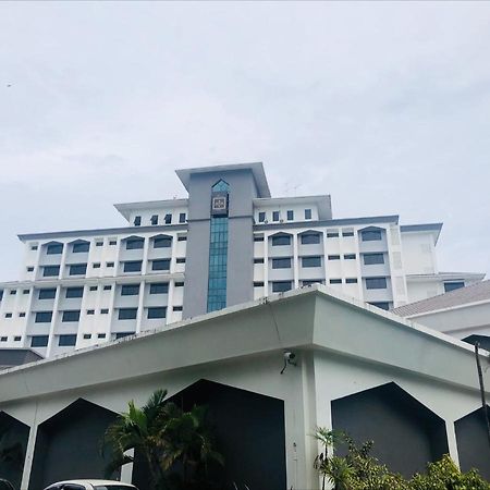 Raia Hotel Kota Kinabalu Exterior foto