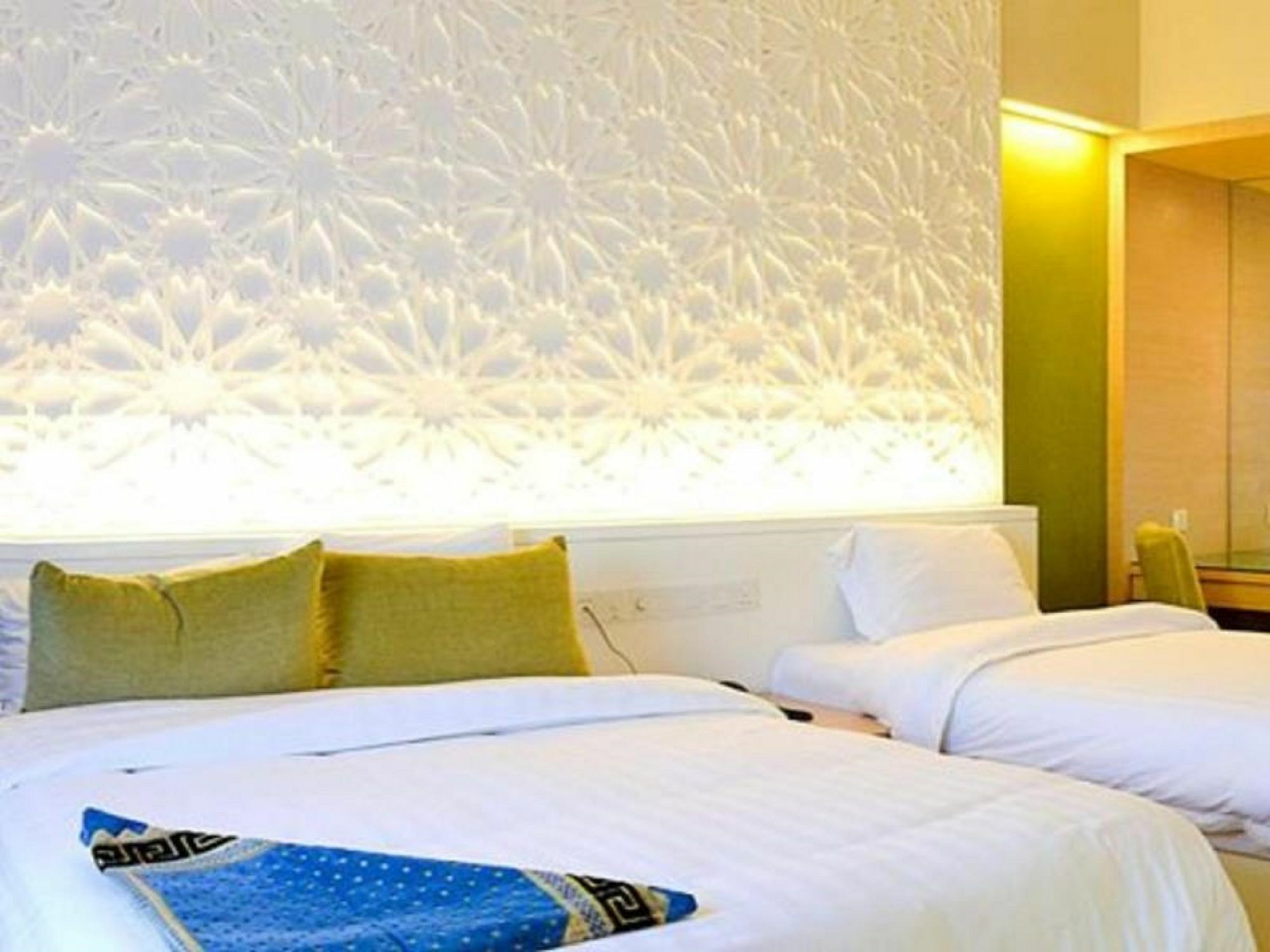 Raia Hotel Kota Kinabalu Exterior foto