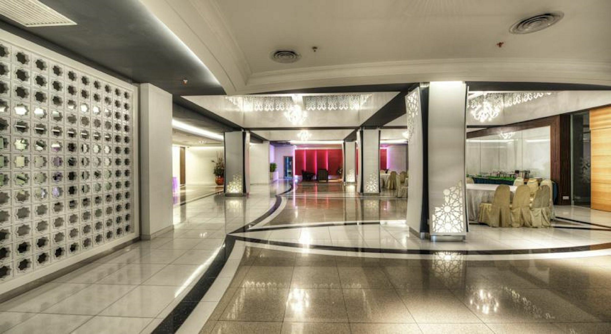 Raia Hotel Kota Kinabalu Exterior foto
